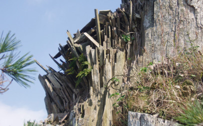 세월을 감내한 바위들의 모습